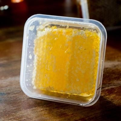Miel en rayon de Romarin cru